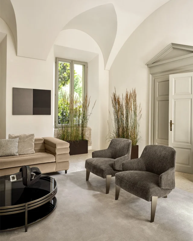 Experience the unique design of the Nascar armchairs, featuring a distinctive three-legged base that adds a touch of modern sculpture to any space. Their sleek lines and comfortable seating make them a perfect blend of style and functionality.

Nascar armchair – design @dainellistudio
 
#arketipofirenze #madeinitaly #homedesign #furniture #interiordesign #interior #living #homedecor #luxury #style #designer #residentialproject #arketipoproject
